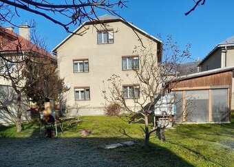 Rodinný dom vo vyhľadávanej lokalite so záhradou a garážou,