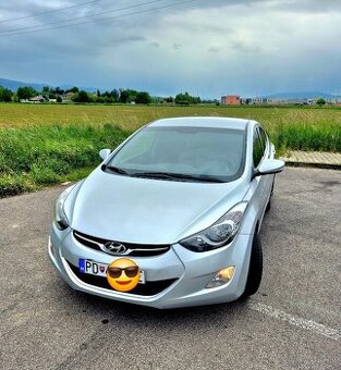 Hyunday elantra 2013 1.6 97kw benzín