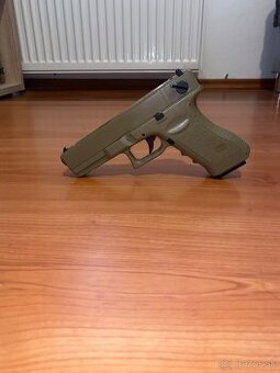 Predám elektrickú airsoftku glock 19.