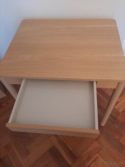 predám ikea stôl vo výbornom stave TONSTAD
