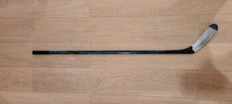 Hokejka BAUER Twitch, F30/P28, ľavá, hraná