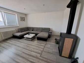 Predáme rodinný dom, pozemok 956 m2, Kmeťovo, okr. Nové Zámk - 1