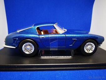 Predám zberateľský model Ferrari 250 GT Berlinetta 1:24