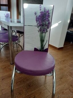 Jedálenský stôl a stoličky