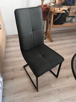 Predám dve stoličky