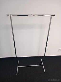 Jednoramenný stojan na vešiaky) – položka 37-46