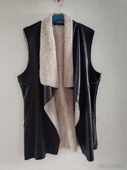 Kožušinová vesta.