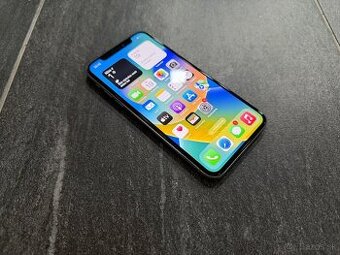 Apple iPhone X 64 GB v striebornej farbe Silver