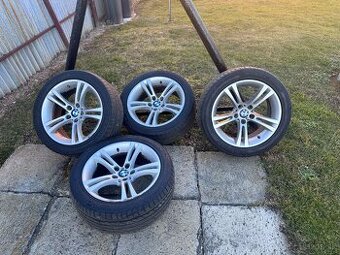 BMW originál disky Style 184M R18 + letné pneu 245/45 R18