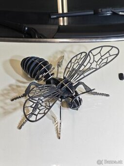 Kovová včela z ocele – záhradná dekorácia, 40 cm