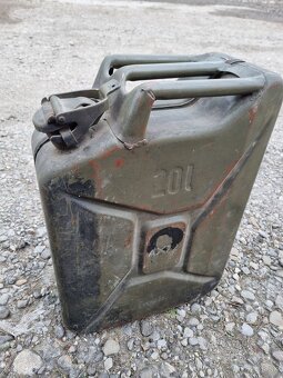 Kanister, bandaska na benzín