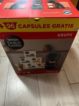 Dolce gusto + 96 kapsúl . Čisto nové nerozbalene.