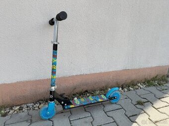 Predam detsku kolobezku so svietiacimi kolieskami