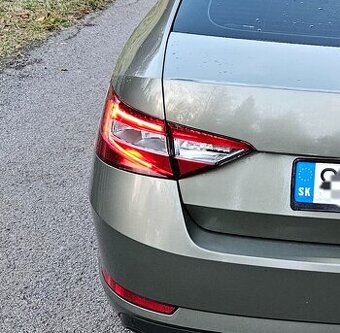 Škoda Superb 3 svetlo