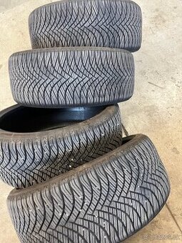 CELOROČNÉ GOODRIDE 225/35 R19