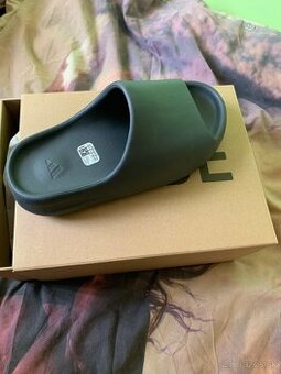 YZY slide onyx