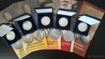 10 eurové proof mince v etui s certifikátom a letákom.