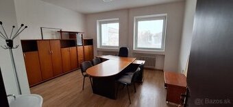 Na prenájom kancelárske priestory v blízkosti centra mesta G