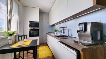 PRENÁJOM | Moderný, zariadený 3i byt - voľný od 1.12.2025