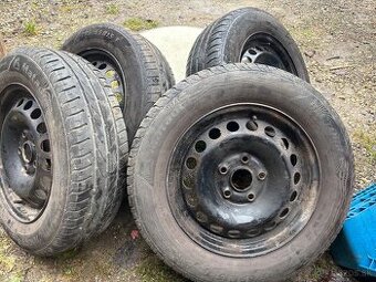 Predám komplet pneu kolesa195/65r15