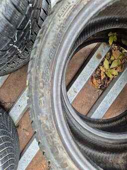 Predam zimne pneu 2x 215/40R17 Hankook