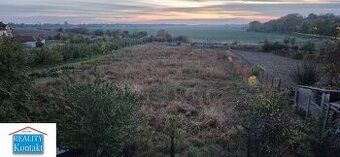 Na predaj investičný pozemok vo Dvoroch nad Žitavou 2583 m2