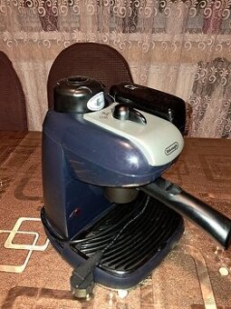 Delongi pákový kávovar s napenovanim mlieka