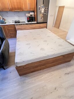 160x200 postel s matracom aj rostom