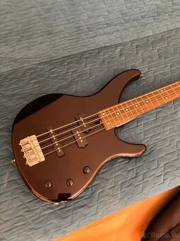 Basgitaru Yamaha TRBX174-RW (Black)