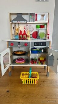 Detská drevená kuchynka