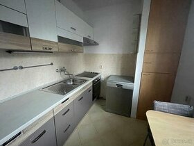 Prenajmem 2-izbový byt na Lanskej