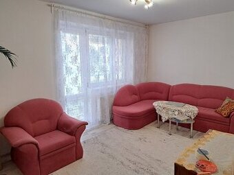 Prenájom - 2 izbový byt s balkónom- sídlisko Lány