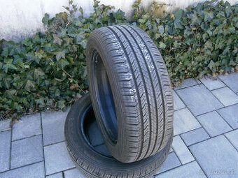 Predám 2x letné pneu HAXXIS 215/55 R17 94VXL