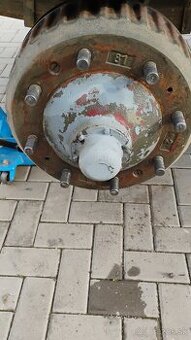 Naprava na vyrobu vlecky