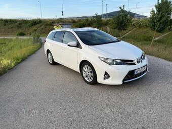 Toyota AURIS TS 2013