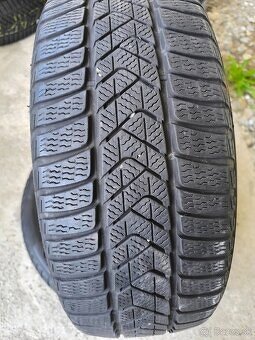 predam 2ks celorocne pneumatiky 215/50r18