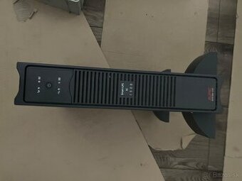 predám záložnÿ zdroj UPS   APC Smart ups SC 1500