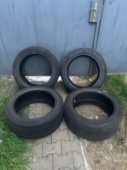 Predávam zimné r19 pneumatiky