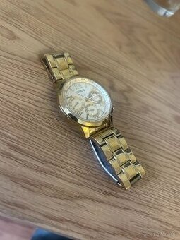 Damske hodinky Guess W0330L1