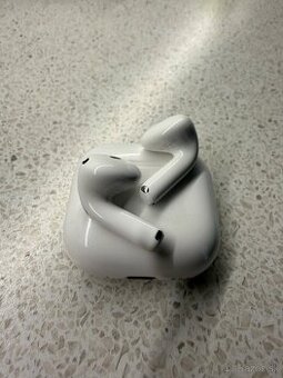 Predám Apple AirPods 4 s aktívnym potlačením hluku