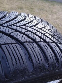 205/60 r16  zimné pneu.8 mm