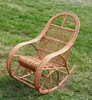 ratanové ,prútené hojdacie kreslo