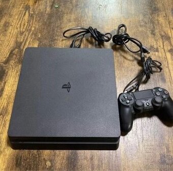 PS4 Slim 500gb - zachovalý stav