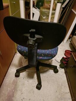 Písací stôl s úložným priestorom