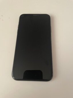 Krásny Iphone XR čiernej farby 64GB batéria 92 percent