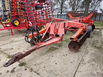 Diskový podmietač KUHN Discover XM44