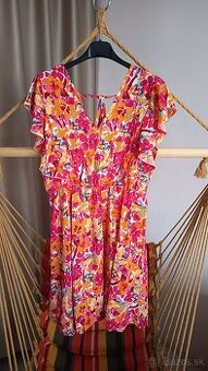 Dámske šaty nové XL oranžovo ružové kvety holý chrbát