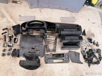 Interier BMW 318i (E36)