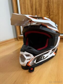 Motokrosová helma