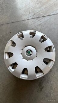 Puklice R15 Škoda octavia 1